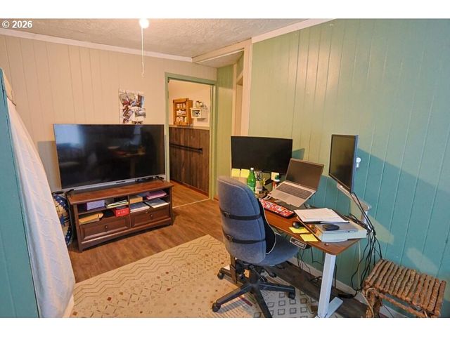 93621 DRIFTWOOD INN Ln, North Bend, OR 97459