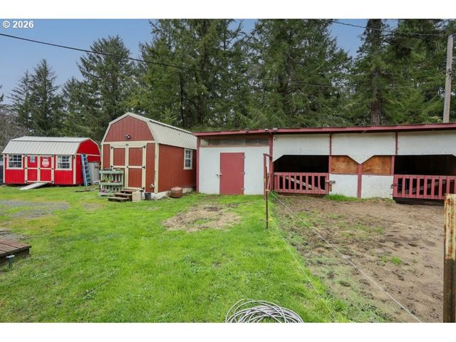 93621 DRIFTWOOD INN Ln, North Bend, OR 97459