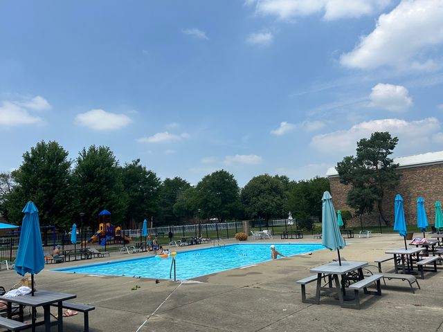 1503 N Windsor Drive 103, Arlington Heights, IL 60004