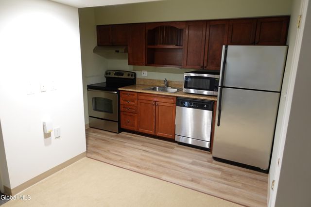 2 Residence Inn Drive 204, Colonie, NY 12110