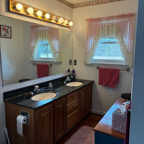 537 VT Route 244, Thetford, VT 05058