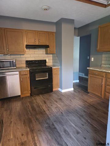 11205 Corby Street, Omaha, NE 68144