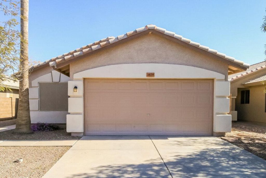 3879 S Conestoga Road, Apache Junction, AZ 85119