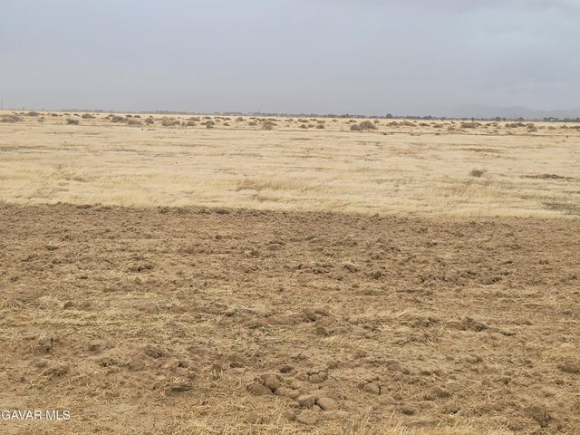 Cor Ave B12 Vic 75 St W, Lancaster, CA 93536