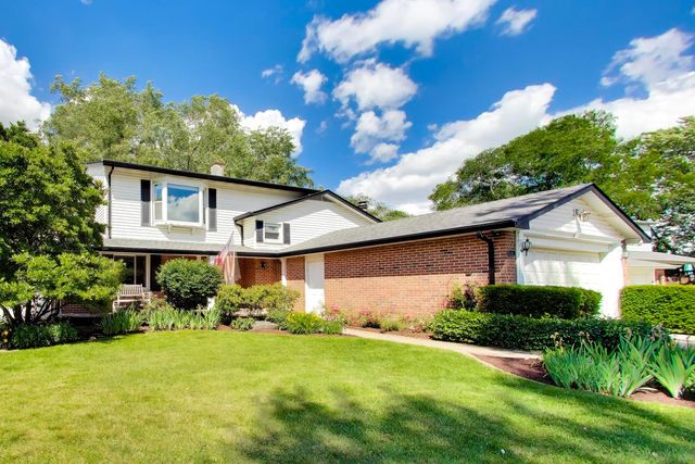 8 Charles Court, Buffalo Grove, IL 60089