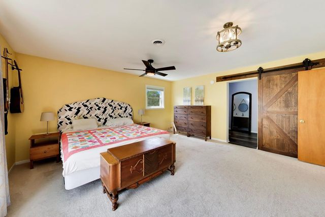 8 Charles Court, Buffalo Grove, IL 60089