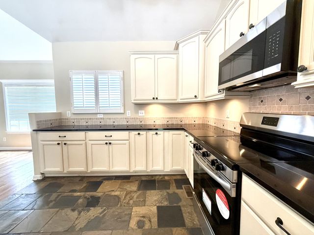 2118 Sue Ln, Spring Hill, TN 37174