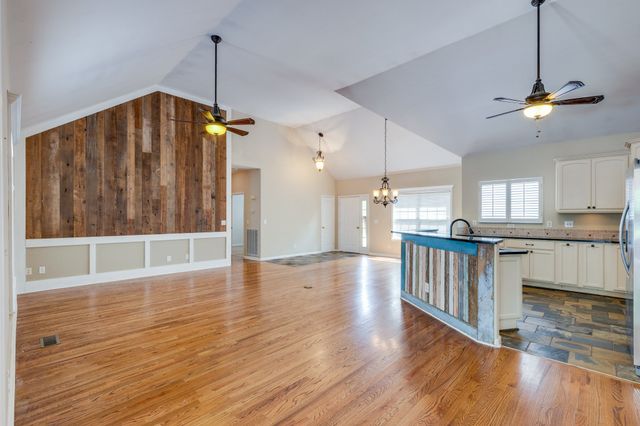 2118 Sue Ln, Spring Hill, TN 37174
