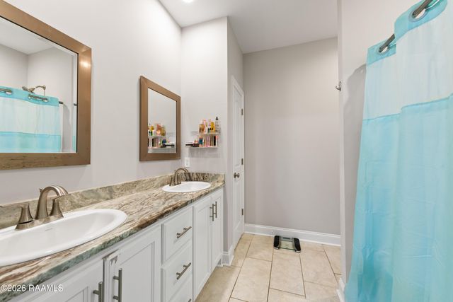 305 Adry Lane, Youngsville, LA 70592
