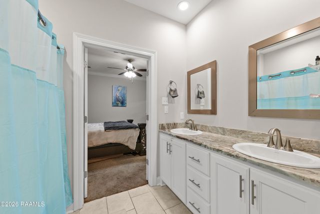305 Adry Lane, Youngsville, LA 70592