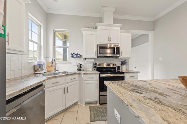 305 Adry Lane, Youngsville, LA 70592