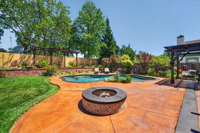 1728 Calle Campana, Roseville, CA 95747