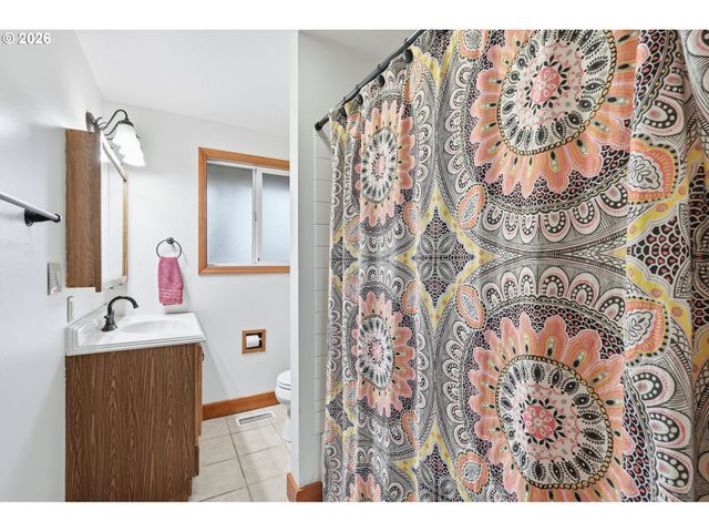 16825 Sw CAMBRIDGE Ct, Beaverton, OR 97078