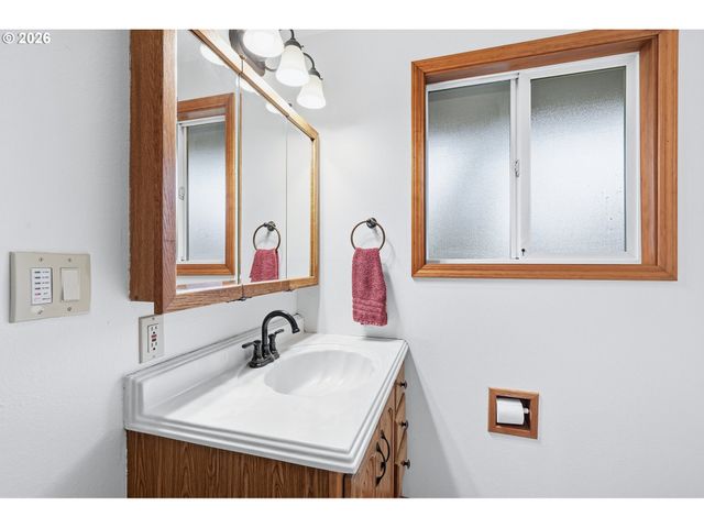 16825 Sw CAMBRIDGE Ct, Beaverton, OR 97078