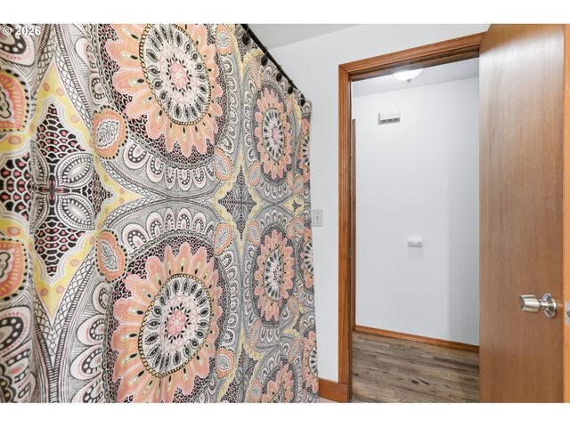 16825 Sw CAMBRIDGE Ct, Beaverton, OR 97078