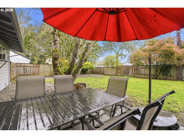 16825 Sw CAMBRIDGE Ct, Beaverton, OR 97078