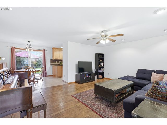 16825 Sw CAMBRIDGE Ct, Beaverton, OR 97078