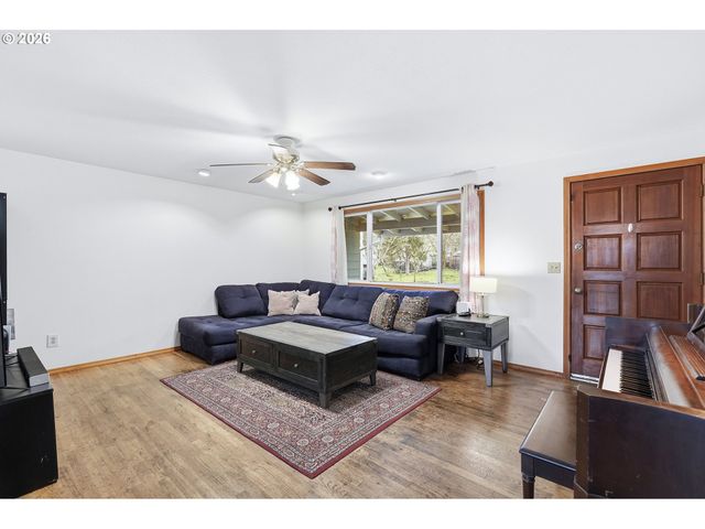 16825 Sw CAMBRIDGE Ct, Beaverton, OR 97078