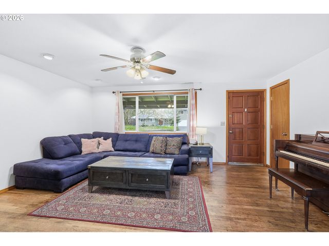 16825 Sw CAMBRIDGE Ct, Beaverton, OR 97078