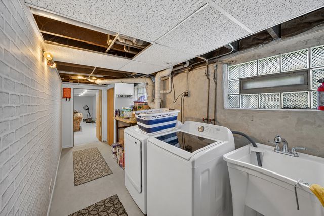 13219 S Houston Avenue, Chicago, IL 60633
