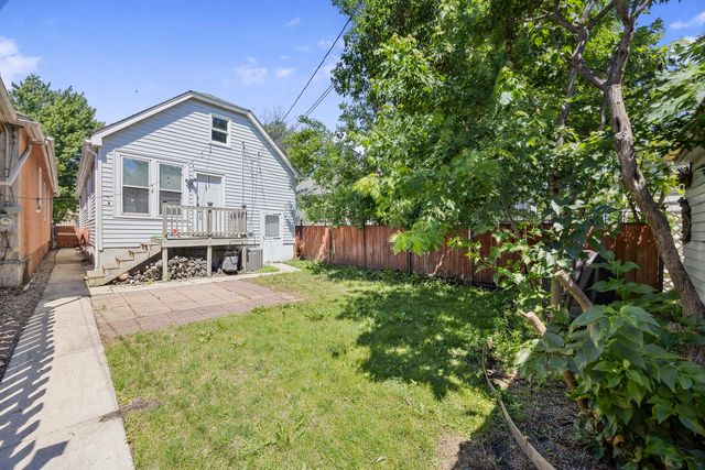 13219 S Houston Avenue, Chicago, IL 60633