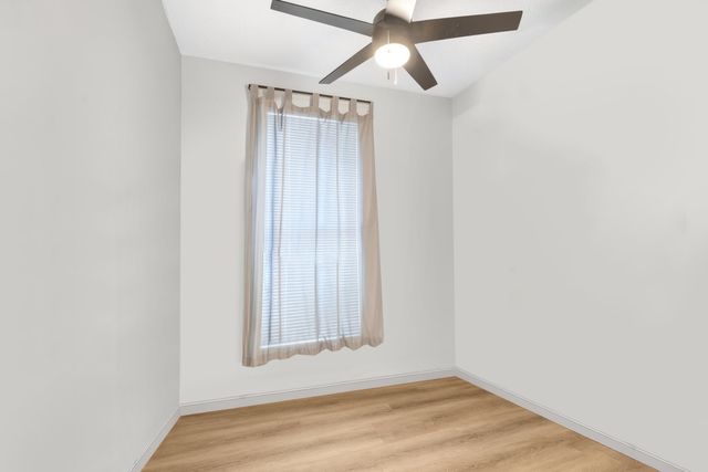 13219 S Houston Avenue, Chicago, IL 60633