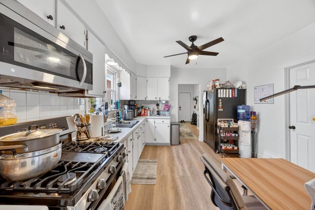 13219 S Houston Avenue, Chicago, IL 60633