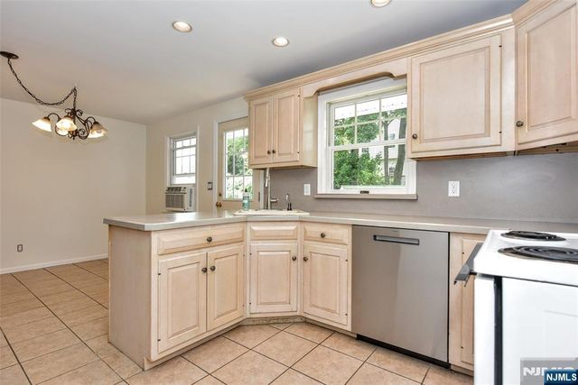 101 Madison Avenue 1st Floor, Midland Park, NJ 07432