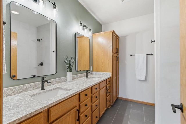 22 Windswept Way, Fitchburg, WI 53719