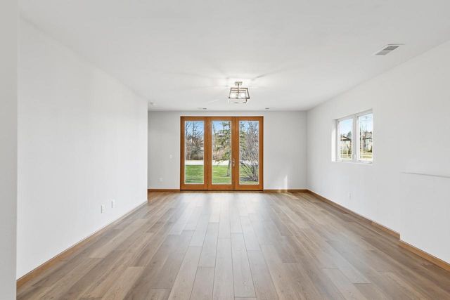 22 Windswept Way, Fitchburg, WI 53719