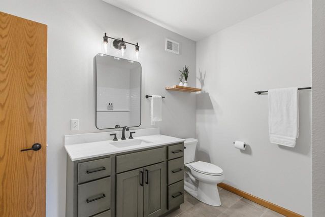 22 Windswept Way, Fitchburg, WI 53719