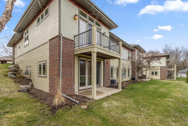 22 Windswept Way, Fitchburg, WI 53719