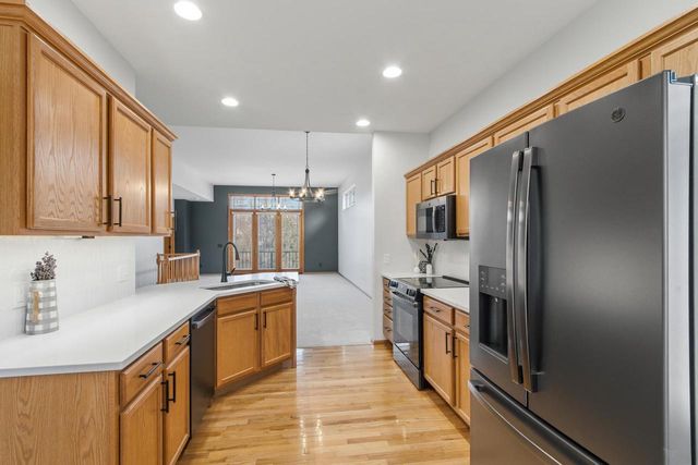 22 Windswept Way, Fitchburg, WI 53719