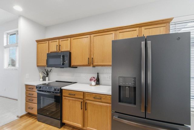 22 Windswept Way, Fitchburg, WI 53719