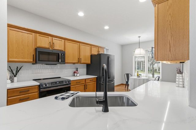 22 Windswept Way, Fitchburg, WI 53719