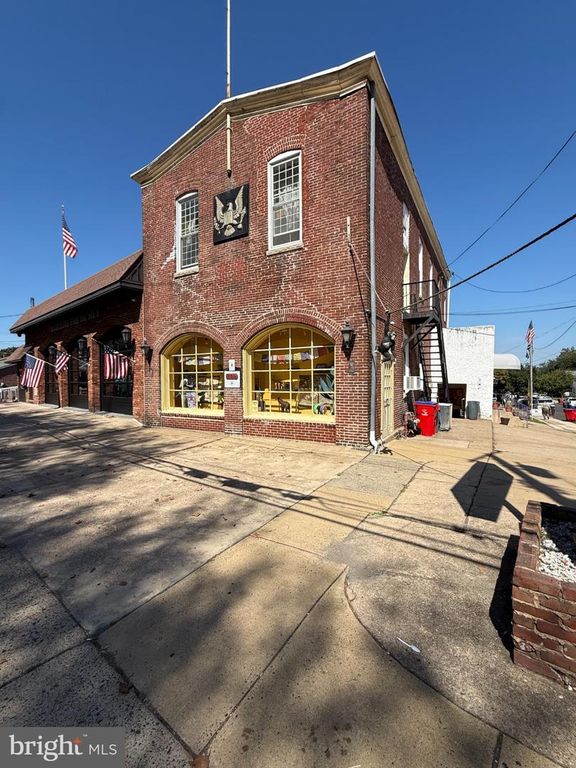 501 HUNTINGDON PIKE, JENKINTOWN, PA 19046 — exterior