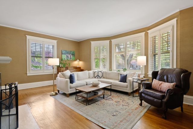 404 Washington Street, Valparaiso, IN 46383