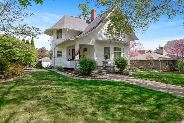 404 Washington Street, Valparaiso, IN 46383