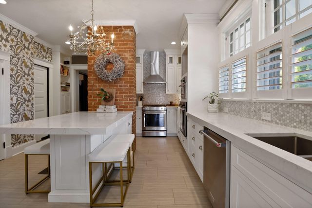 404 Washington Street, Valparaiso, IN 46383