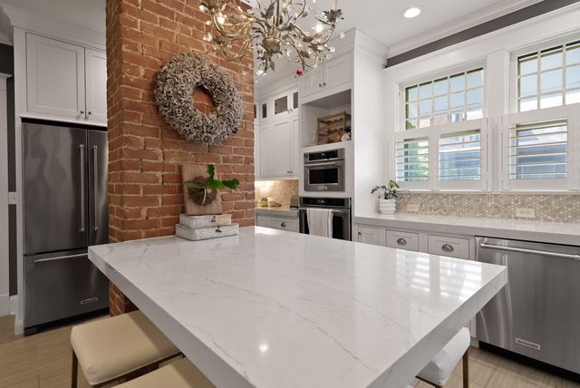 404 Washington Street, Valparaiso, IN 46383