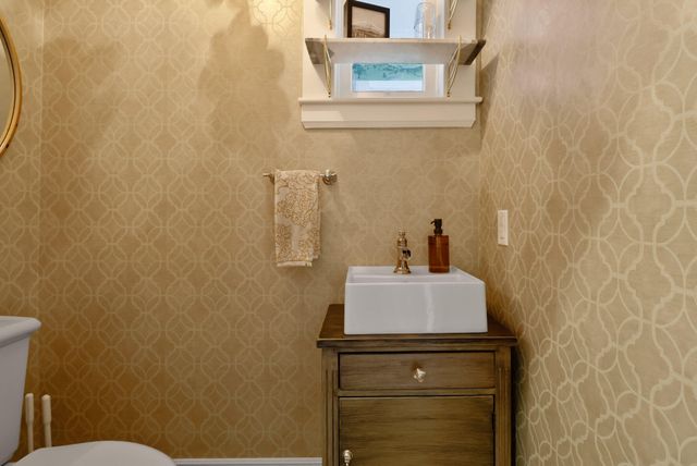 404 Washington Street, Valparaiso, IN 46383