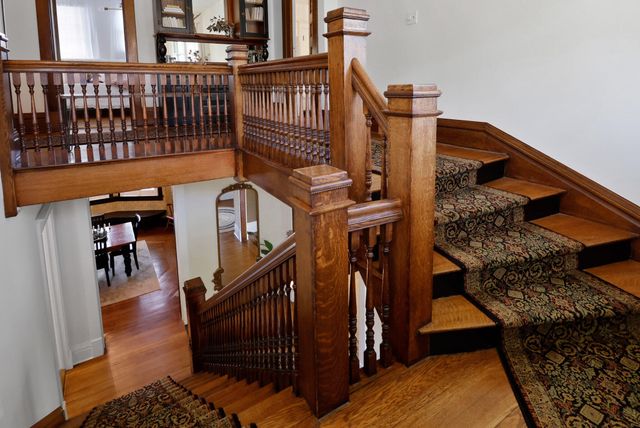 404 Washington Street, Valparaiso, IN 46383