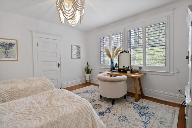 404 Washington Street, Valparaiso, IN 46383