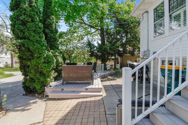 404 Washington Street, Valparaiso, IN 46383