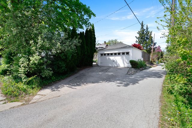 404 Washington Street, Valparaiso, IN 46383