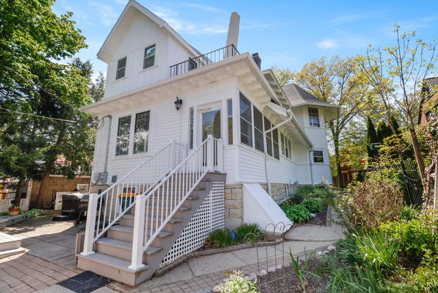 404 Washington Street, Valparaiso, IN 46383