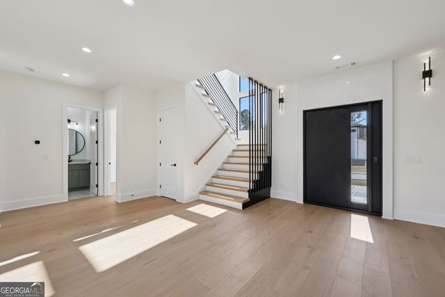 93 Rocky Ridge Way, Auburn, GA 30011