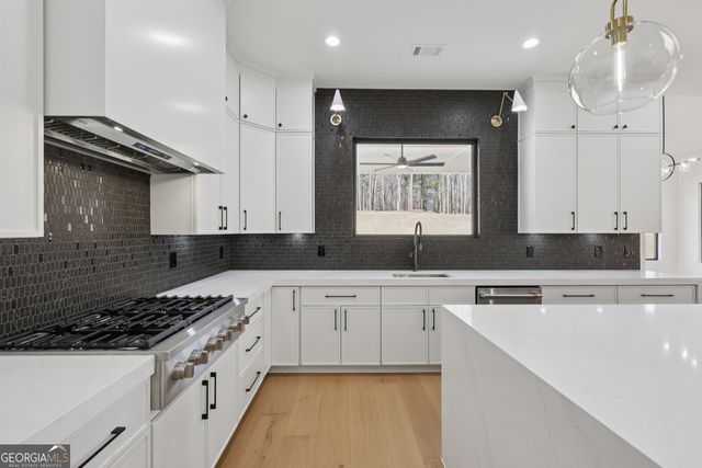 93 Rocky Ridge Way, Auburn, GA 30011