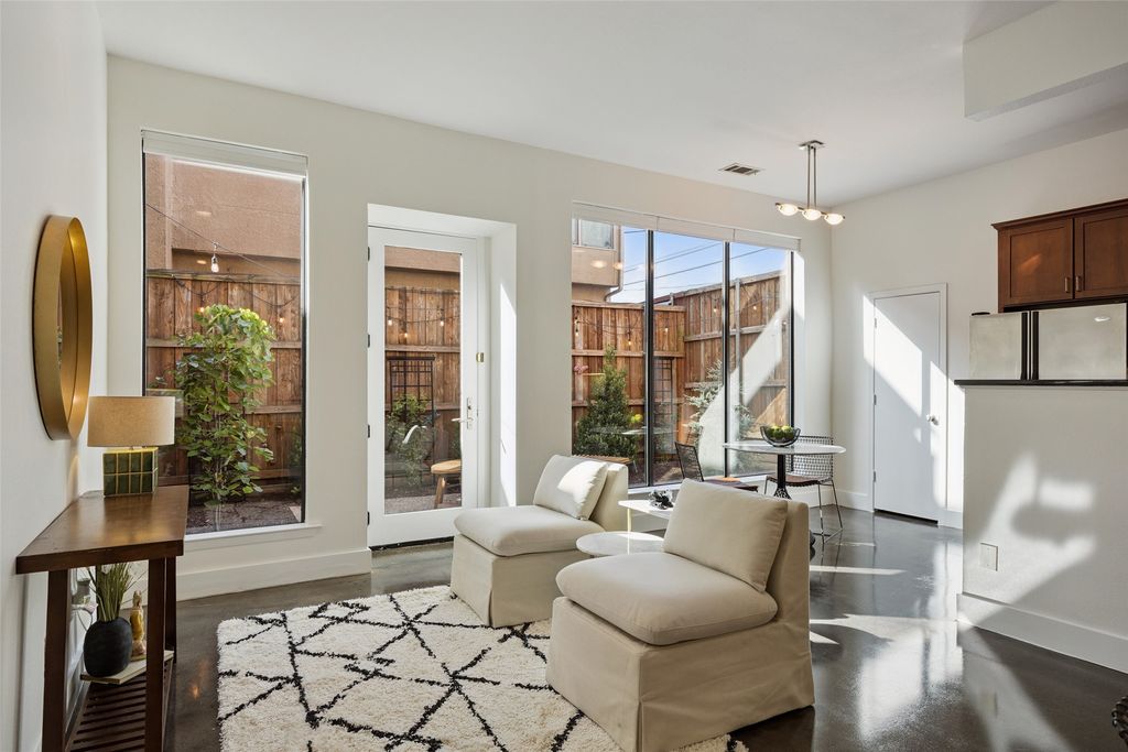 4031 Holland Avenue D, Dallas, TX 75219