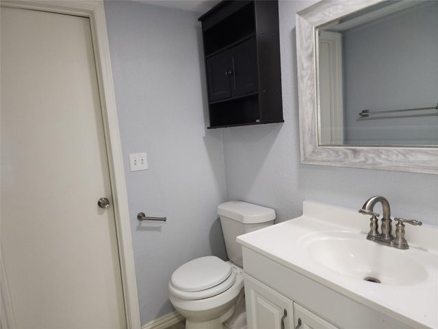 7211 Log View Drive, Houston, TX 77040